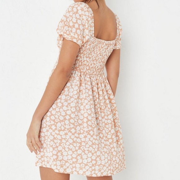 🎉HP🎉 Missguided Peach Floral Milkmaid Mini Dress NWT - Picture 2 of 8